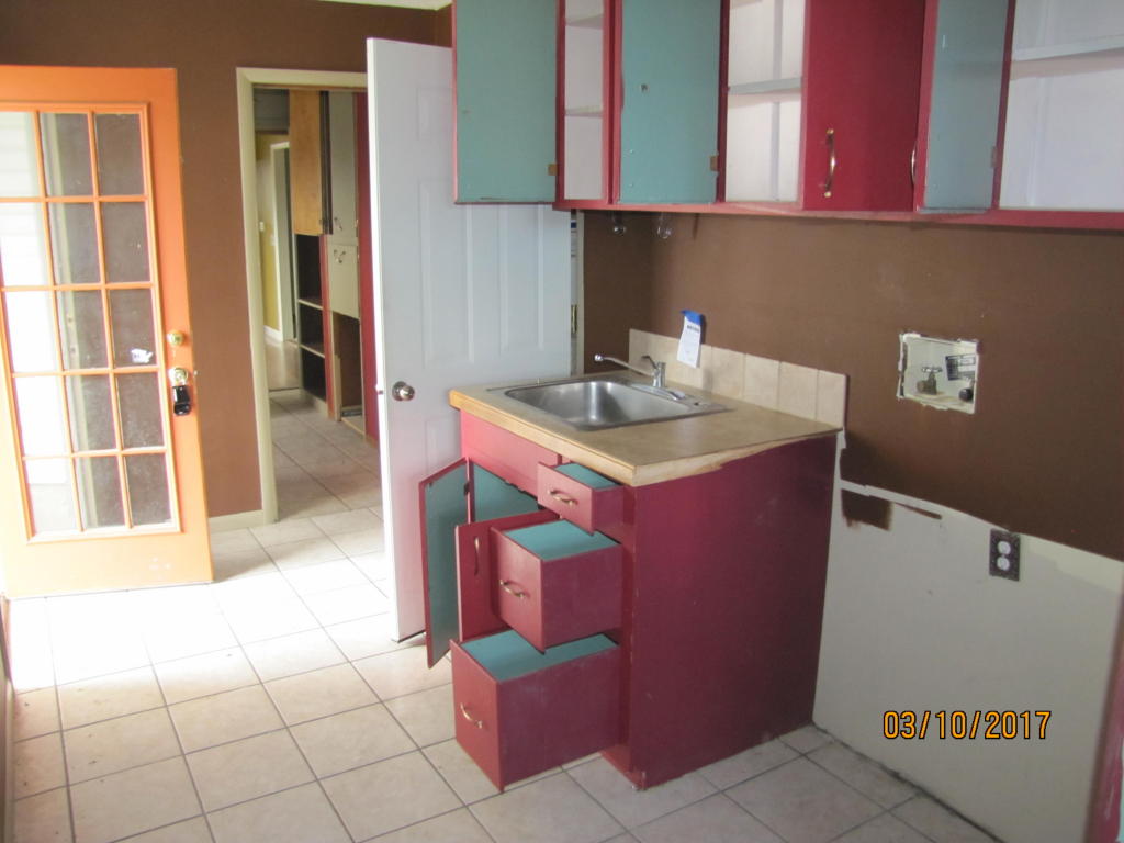 416 West Olive Street, Bolivar, MO 65613