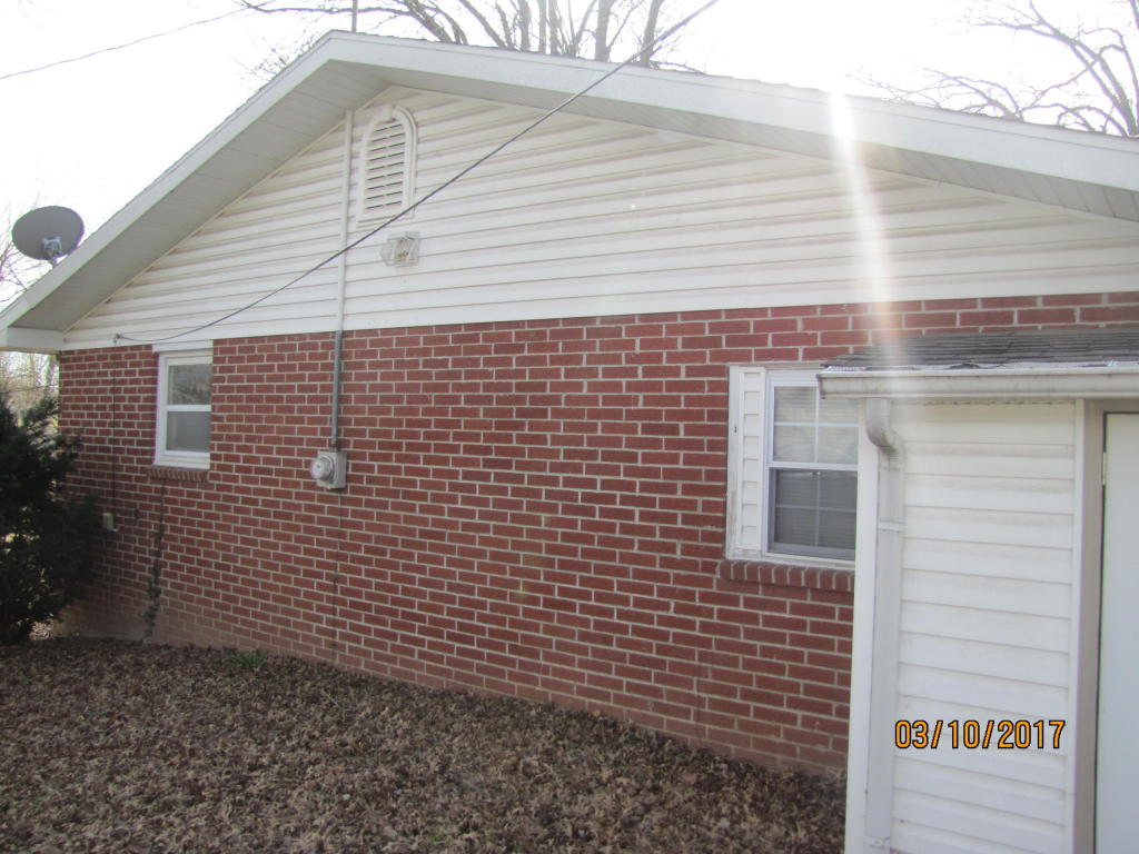 416 West Olive Street, Bolivar, MO 65613