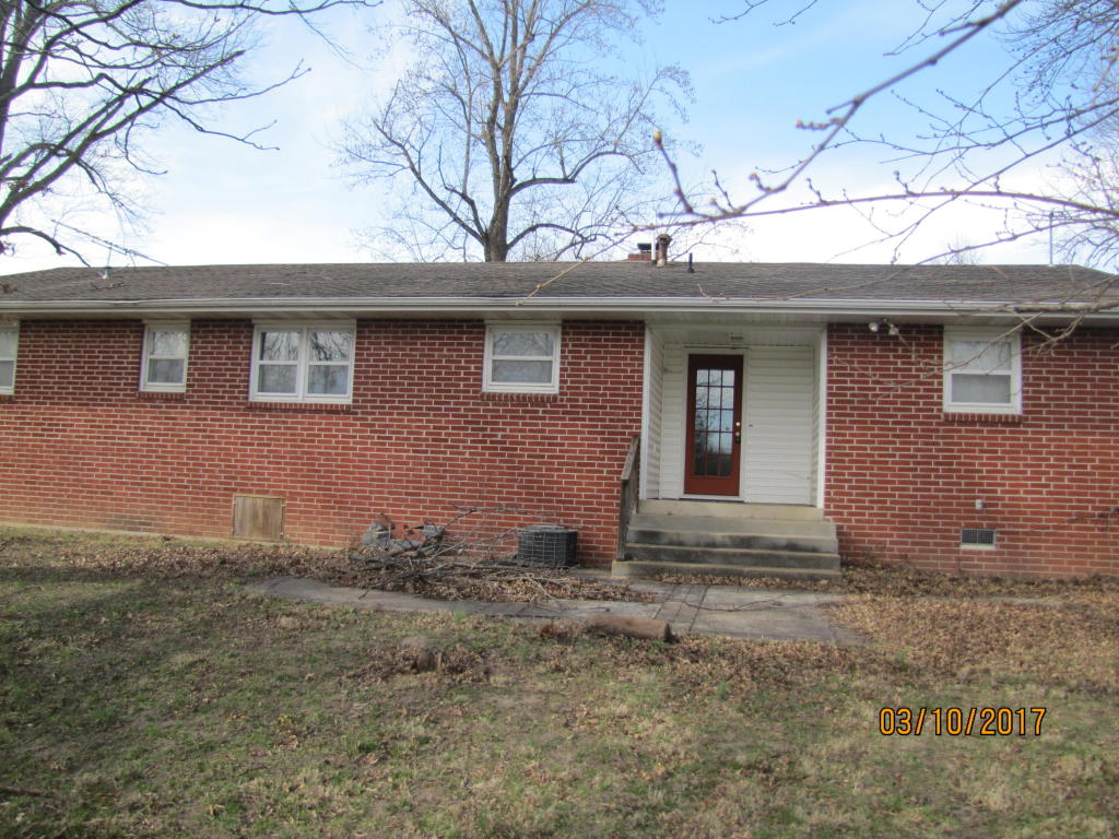 416 West Olive Street, Bolivar, MO 65613