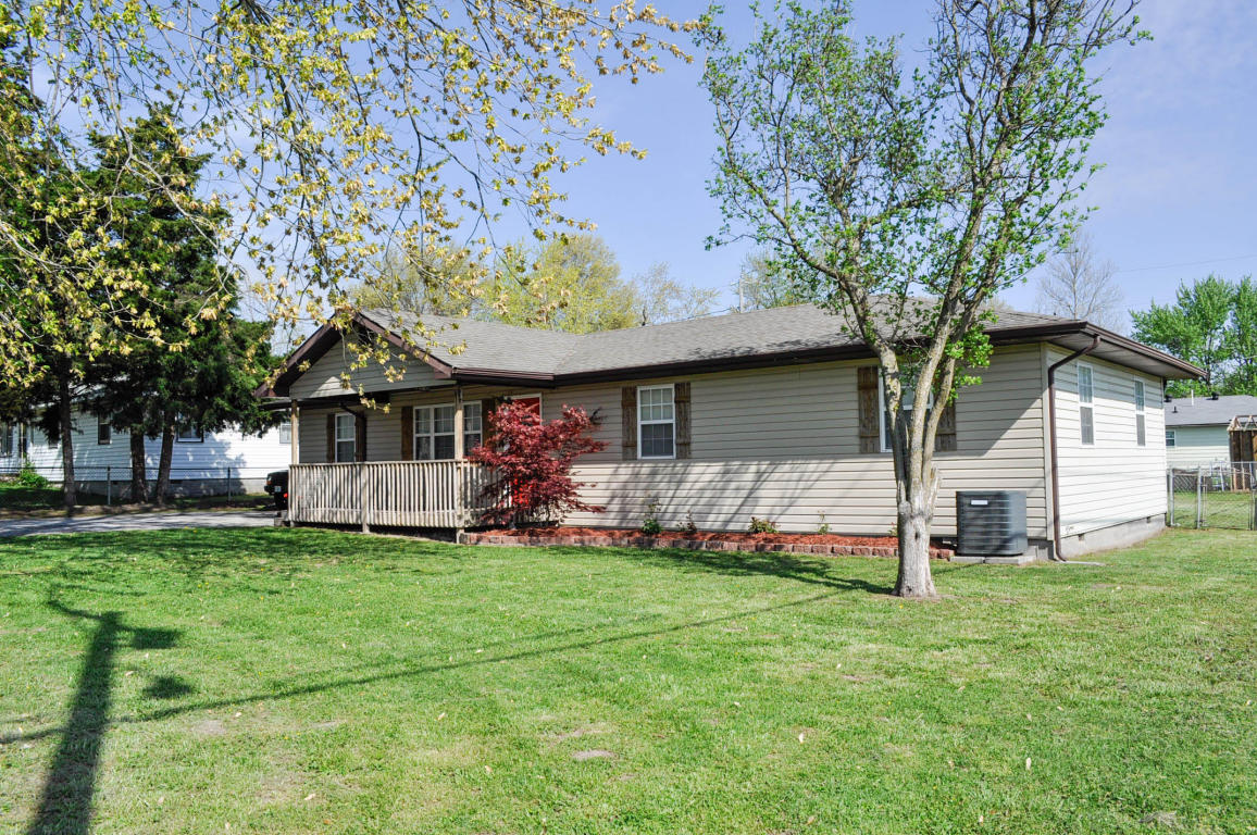 609 West Hughs Street, Bolivar, MO 65613