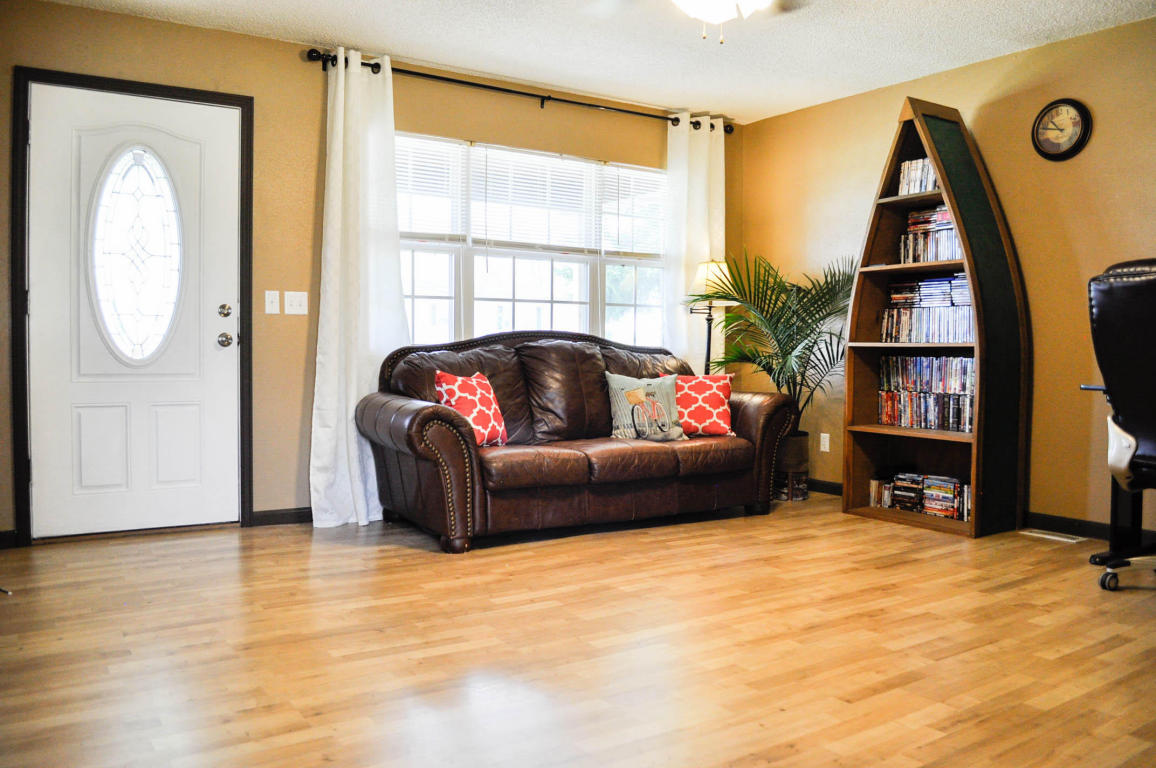 609 West Hughs Street, Bolivar, MO 65613