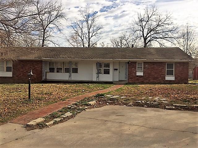 412 South Pike Avenue, Bolivar, MO 65613