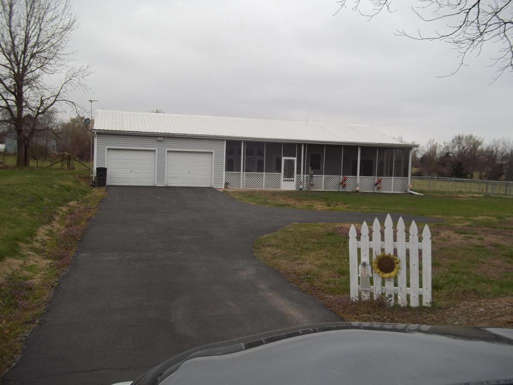 4543 South 132nd Road, Bolivar, MO 65613