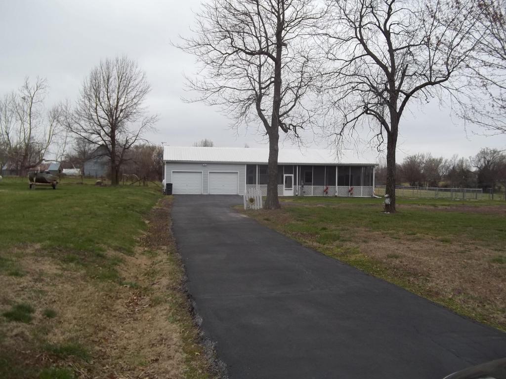 4543 South 132nd Road, Bolivar, MO 65613