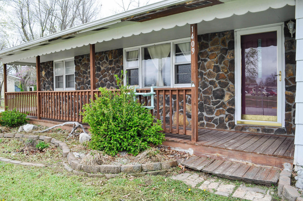 1409 South Pike Avenue, Bolivar, MO 65613