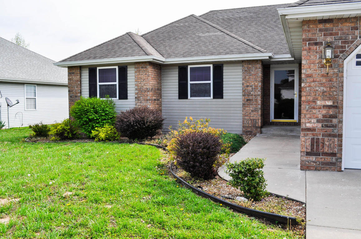 2960 South Hartford Avenue, Bolivar, MO 65613