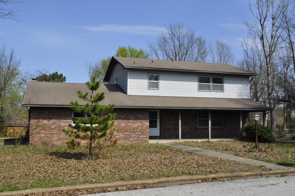 1111 Highland Terrace, Bolivar, MO 65613