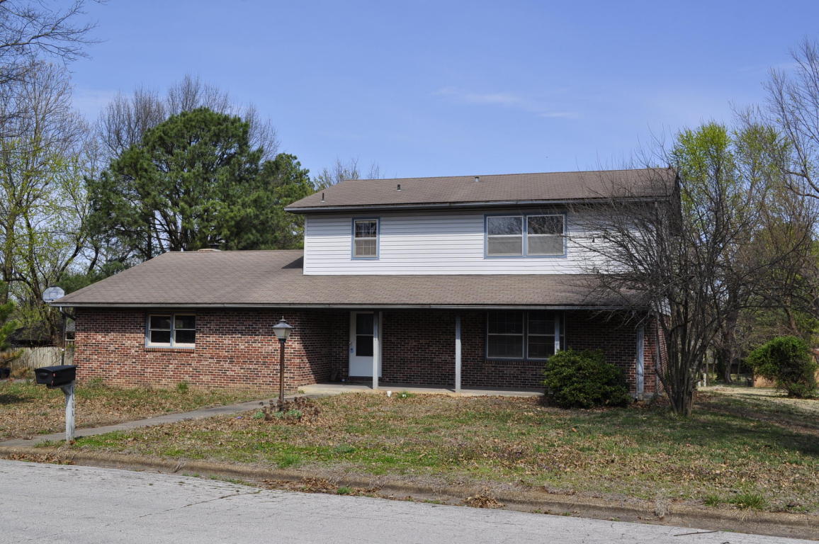 1111 Highland Terrace, Bolivar, MO 65613