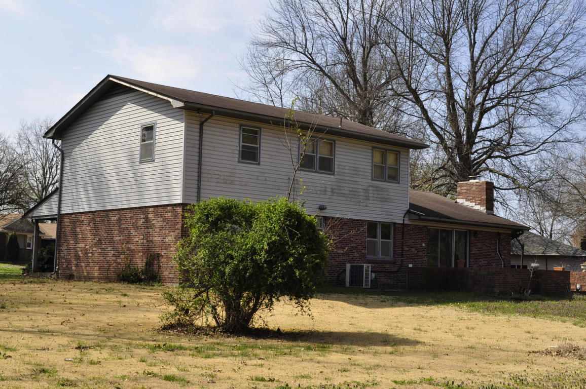 1111 Highland Terrace, Bolivar, MO 65613