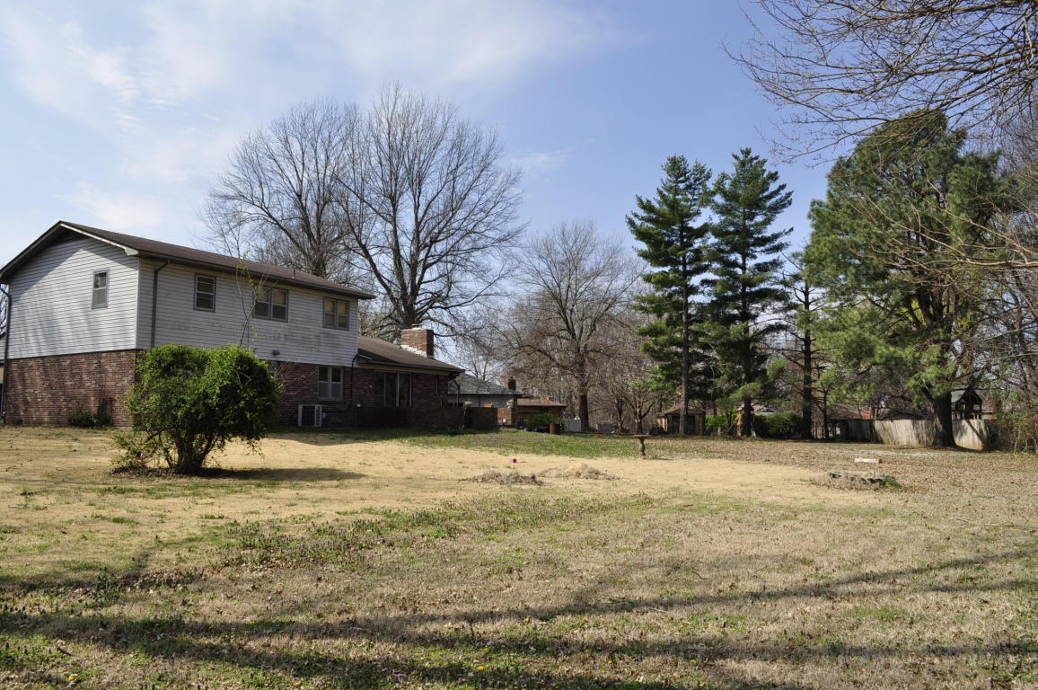 1111 Highland Terrace, Bolivar, MO 65613