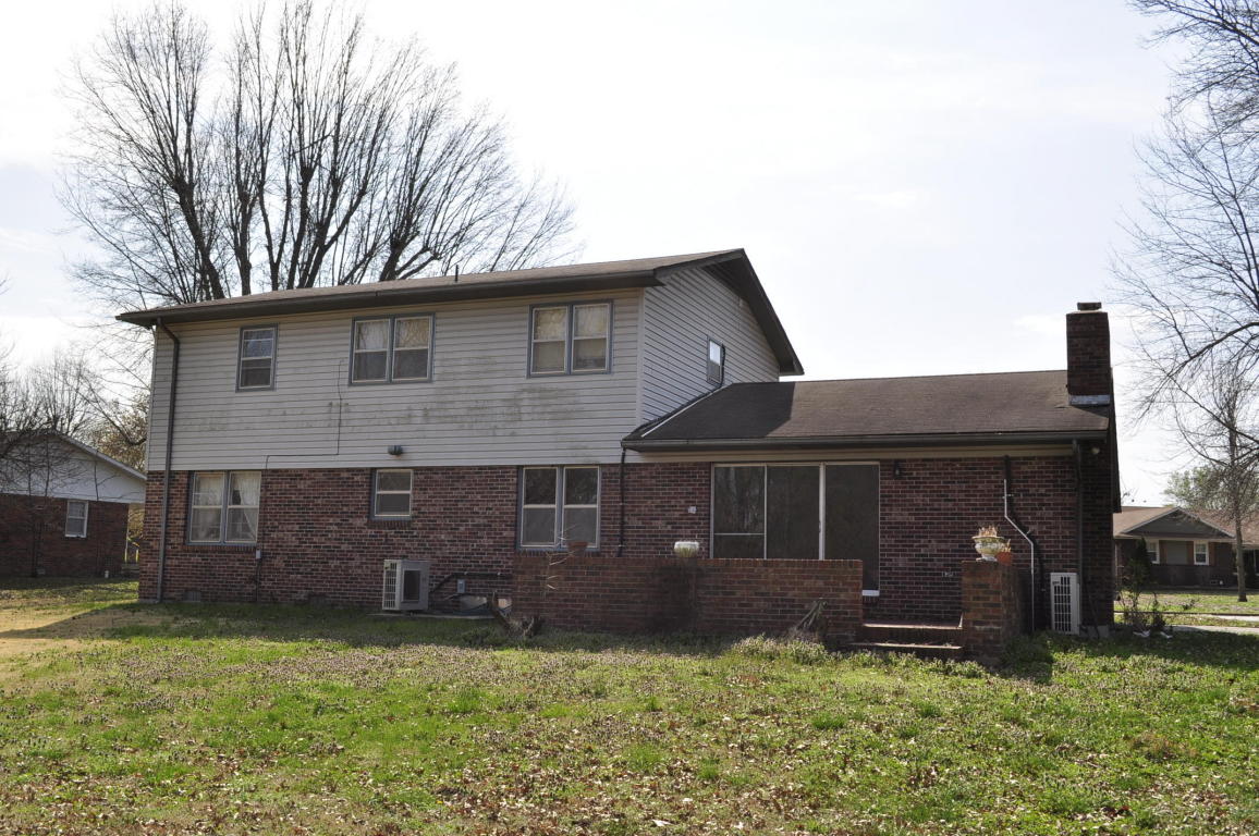 1111 Highland Terrace, Bolivar, MO 65613