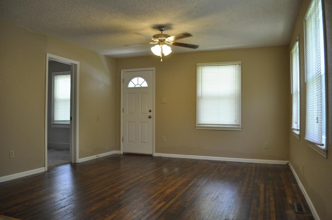 815 West Freeman, Bolivar, MO 65613