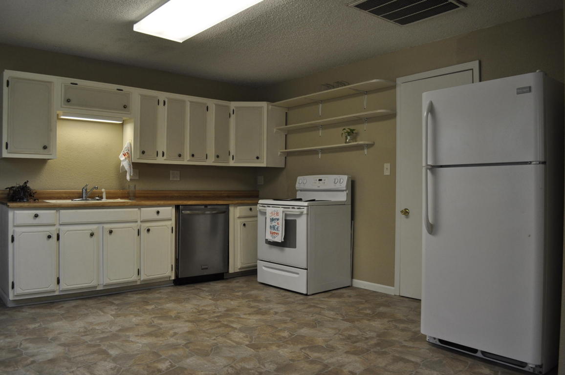 815 West Freeman, Bolivar, MO 65613