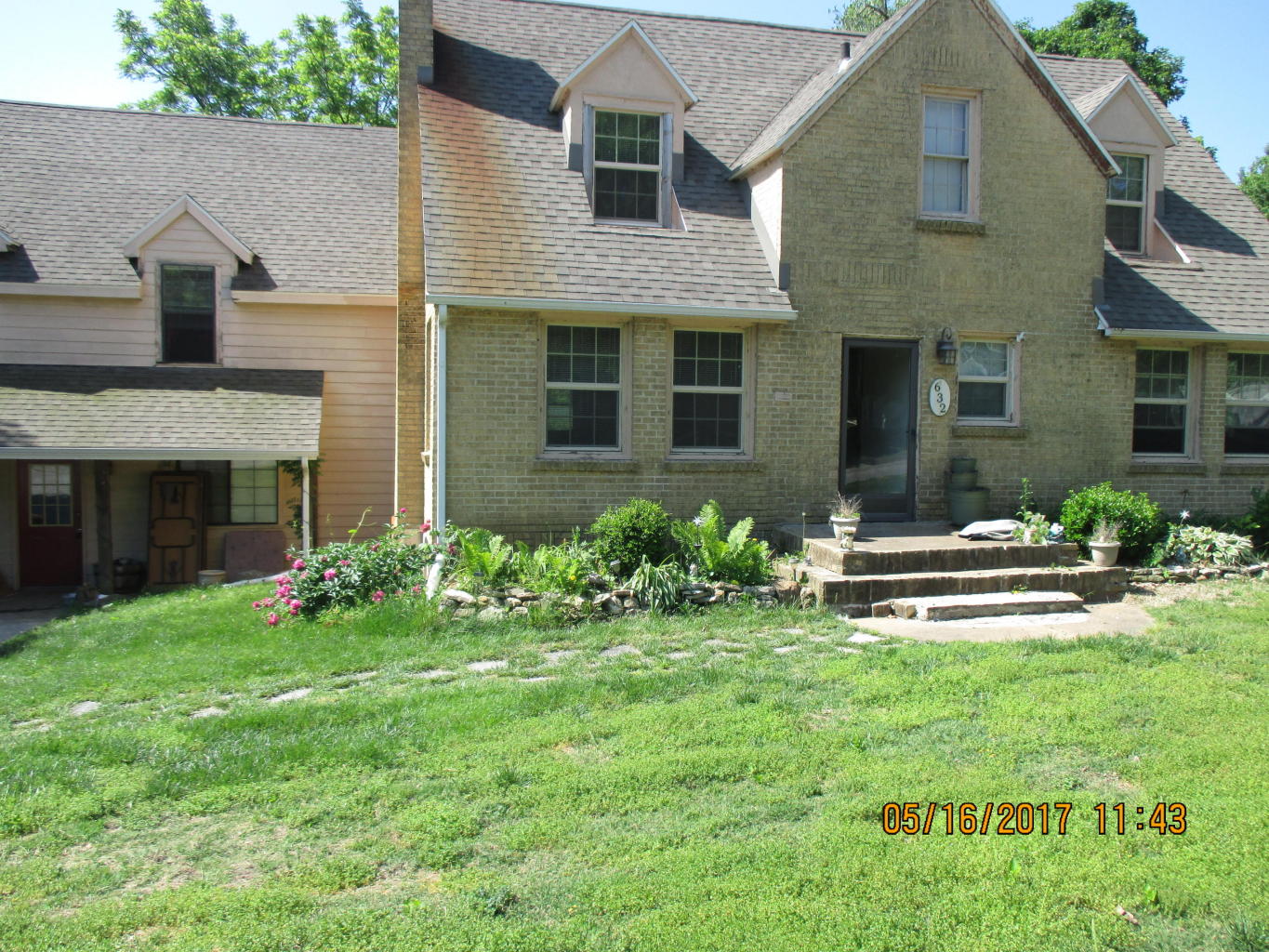 632 E Broadway St, Bolivar, MO 65613
