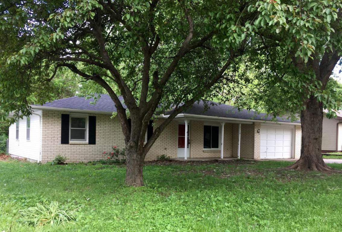 1110 Carl Avenue, Bolivar, MO 65613
