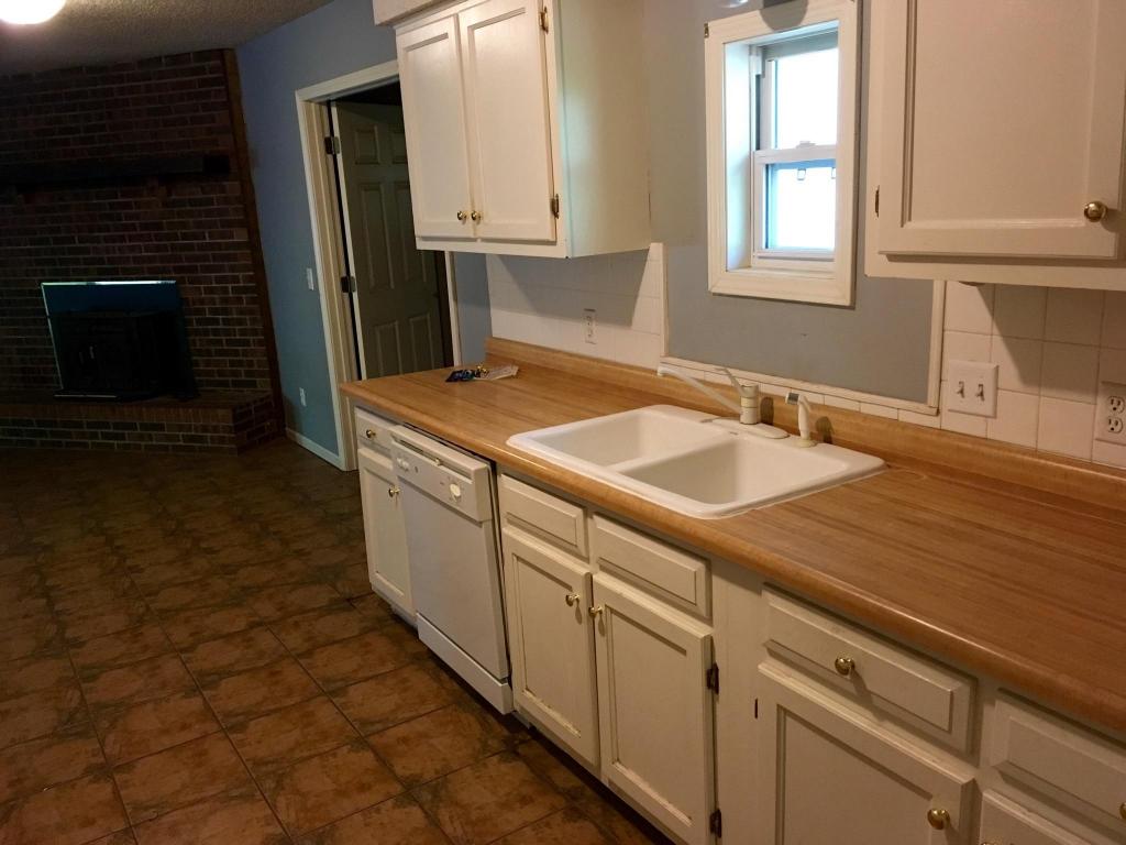 1110 Carl Avenue, Bolivar, MO 65613