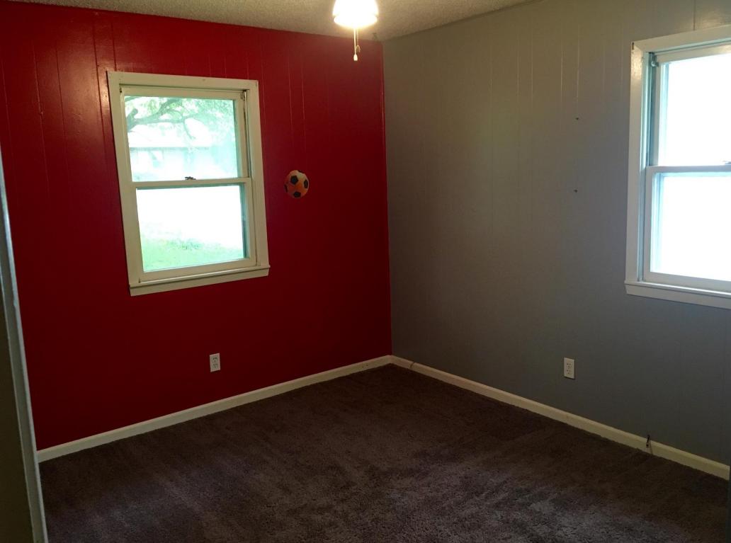 1110 Carl Avenue, Bolivar, MO 65613