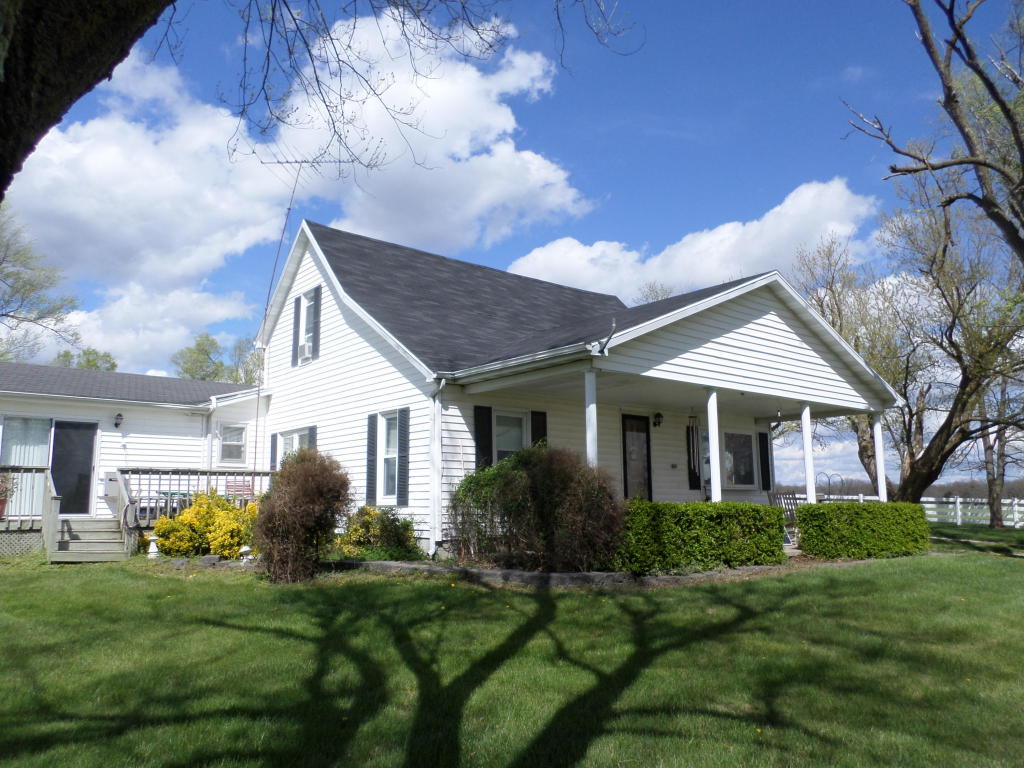 635 East 430th Road, Bolivar, MO 65613
