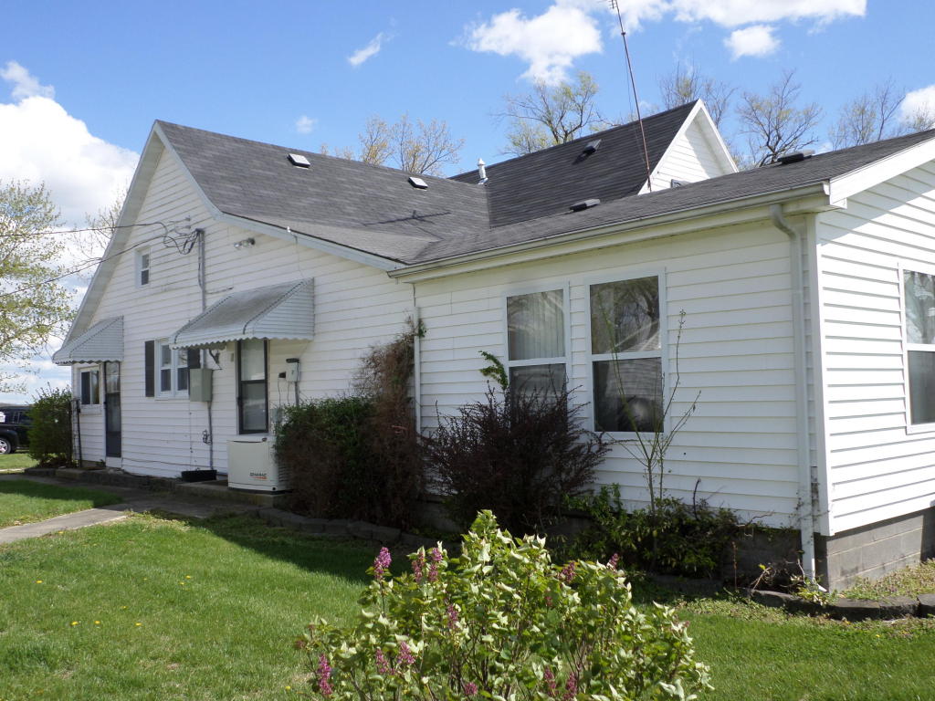 635 East 430th Road, Bolivar, MO 65613
