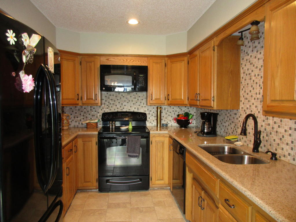 880 Redel Place, Bolivar, MO 65613