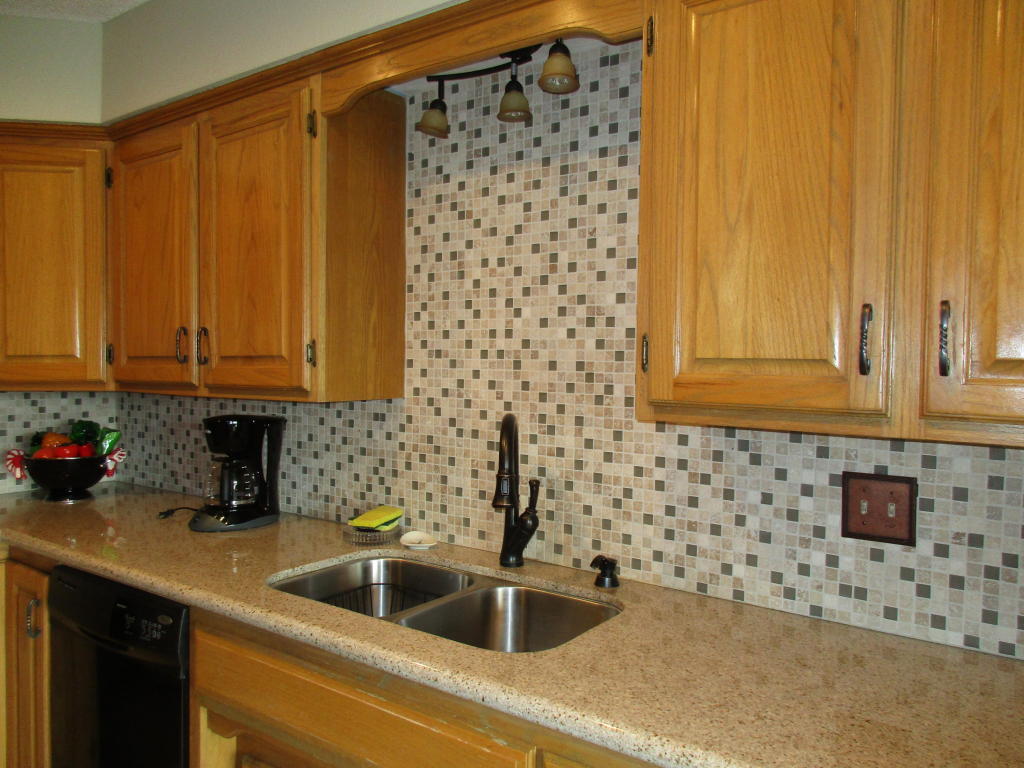 880 Redel Place, Bolivar, MO 65613