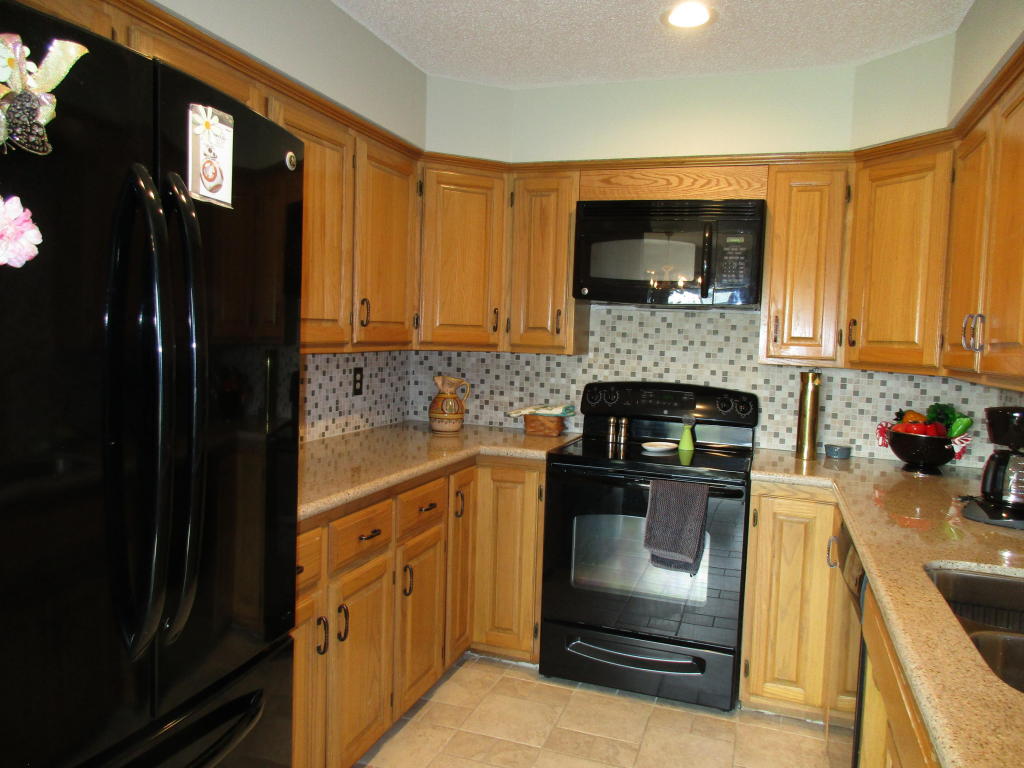 880 Redel Place, Bolivar, MO 65613
