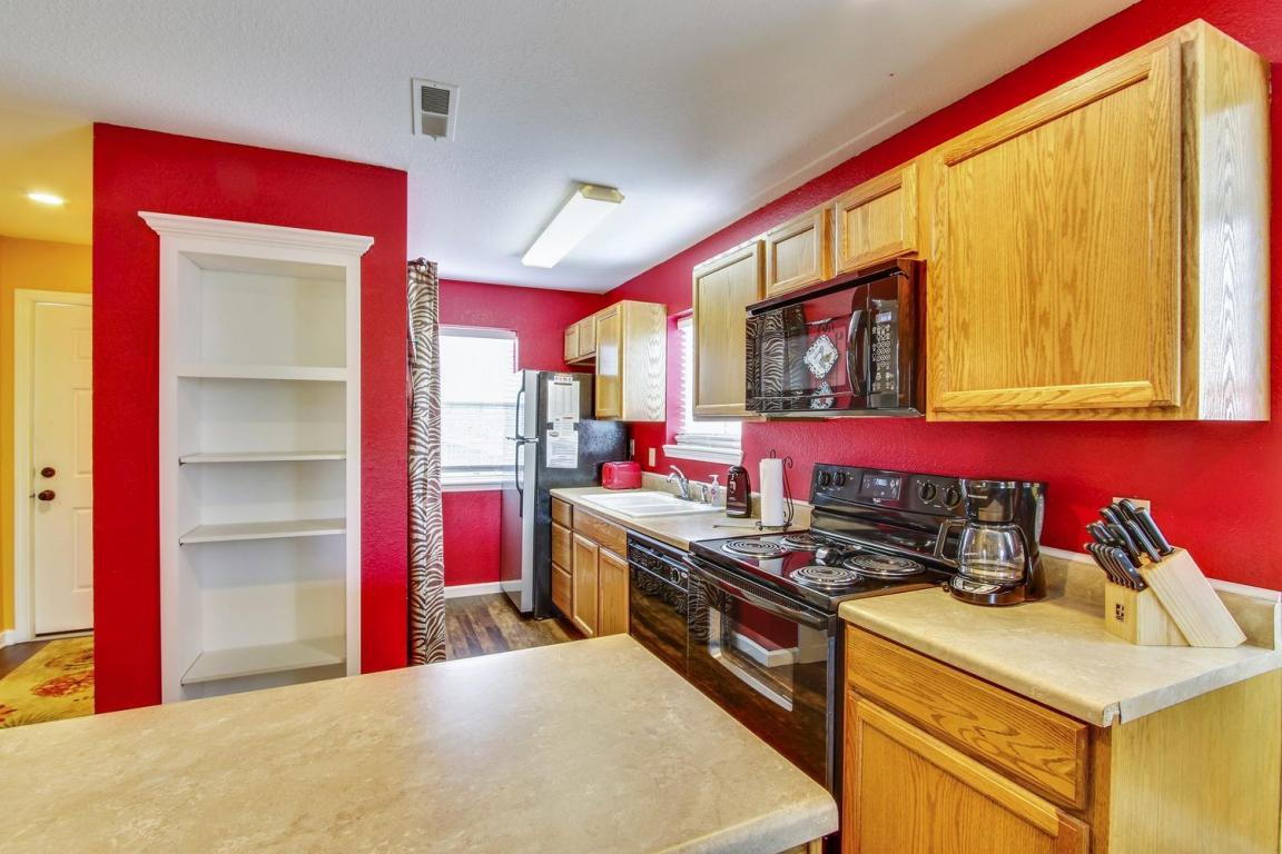 4 Woodpecker Lane, Branson, MO 65616