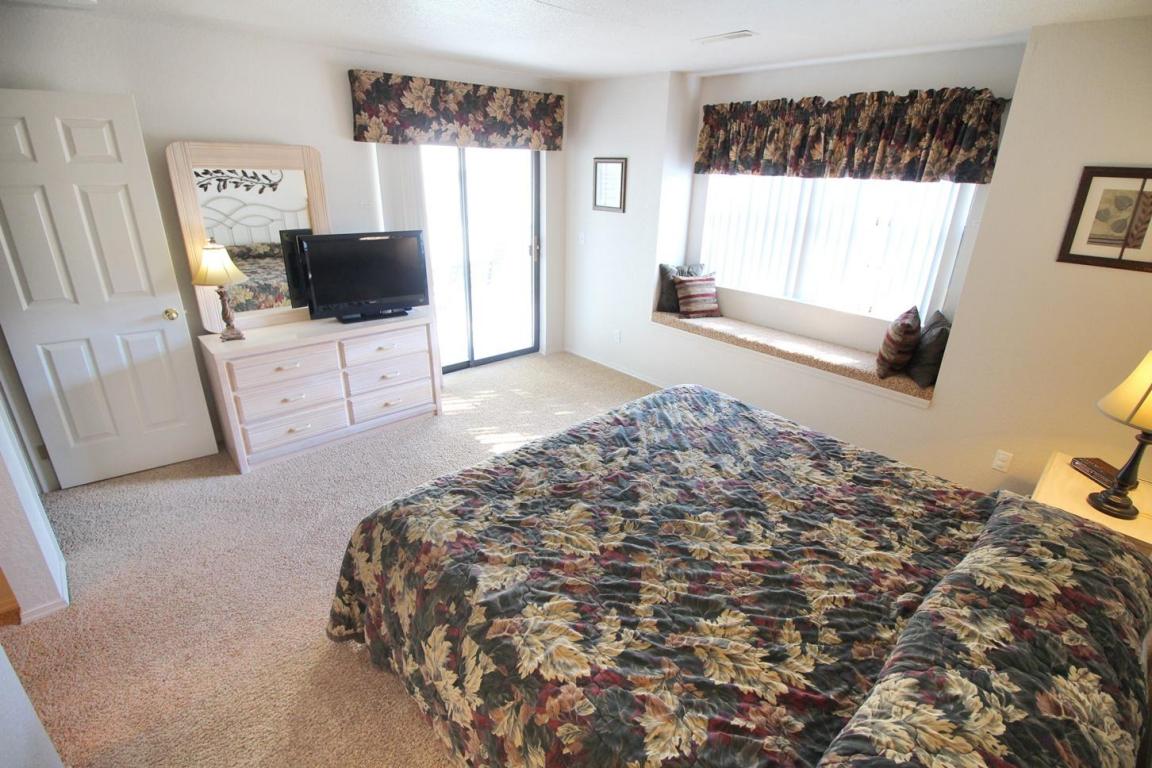 2700 Green Mountain Drive, Branson, MO 65616