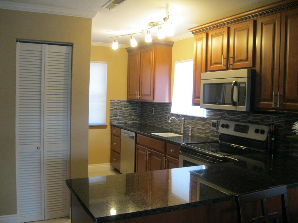 19 Goldfinch Dr, Branson, MO 65616