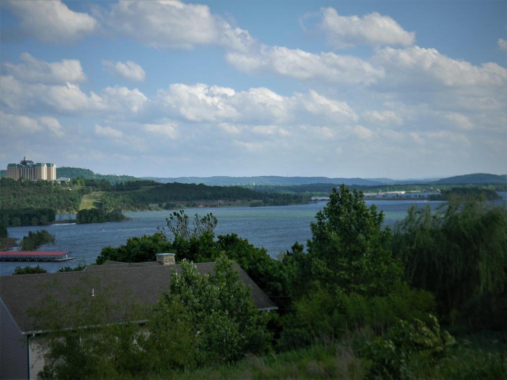 Lot 5, 6 Showplace Gateway, Branson, MO 65616