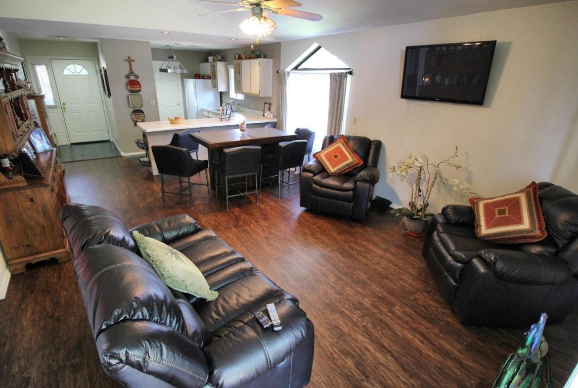 2700 Green Mountain Drive, Branson, MO 65616