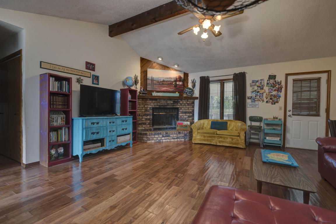 4875 South Old Wire Road, Battlefield, MO 65619