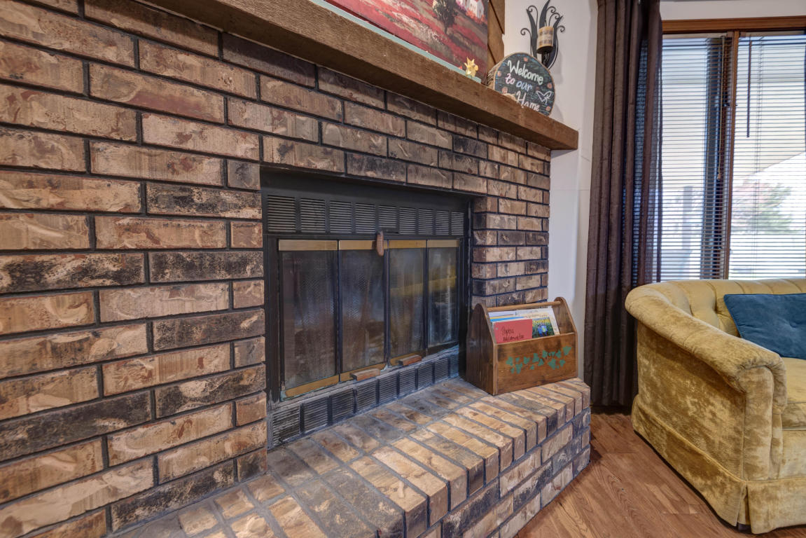 4875 South Old Wire Road, Battlefield, MO 65619