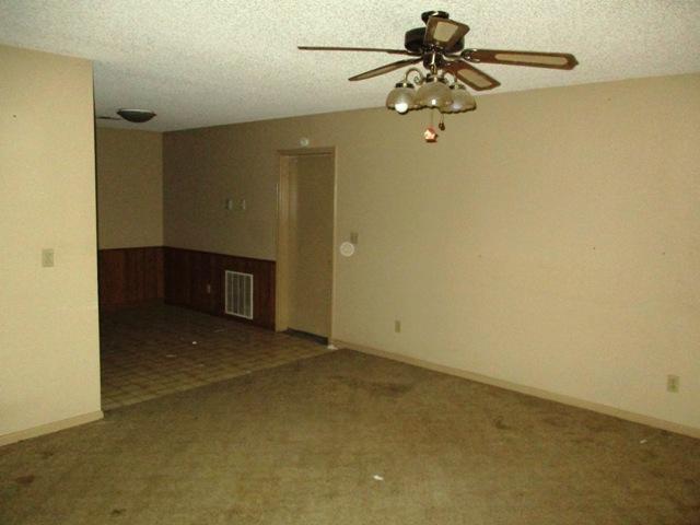 5446 South 244th Road, Buffalo, MO 65622