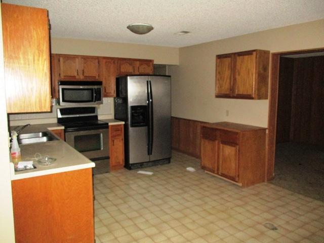 5446 South 244th Road, Buffalo, MO 65622