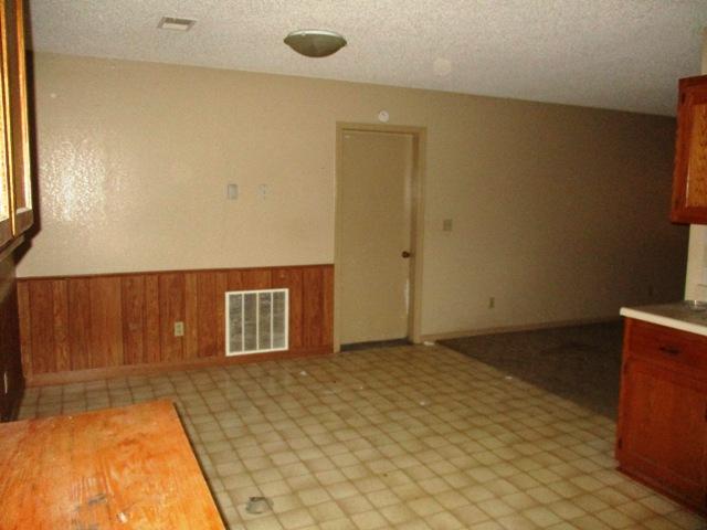 5446 South 244th Road, Buffalo, MO 65622