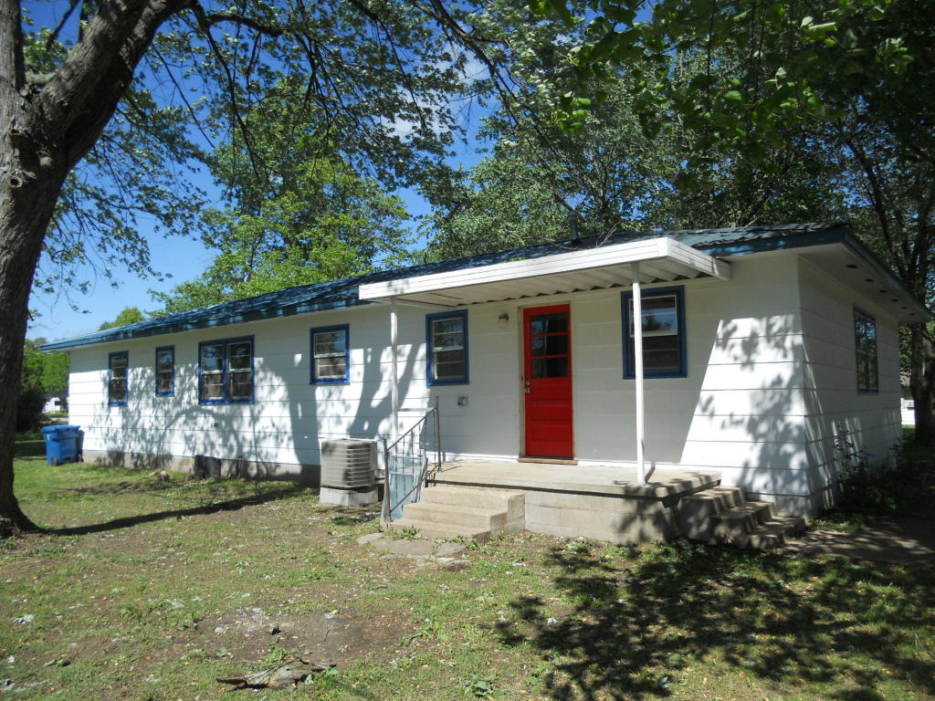 1100 Sapp Street, Cassville, MO 65625