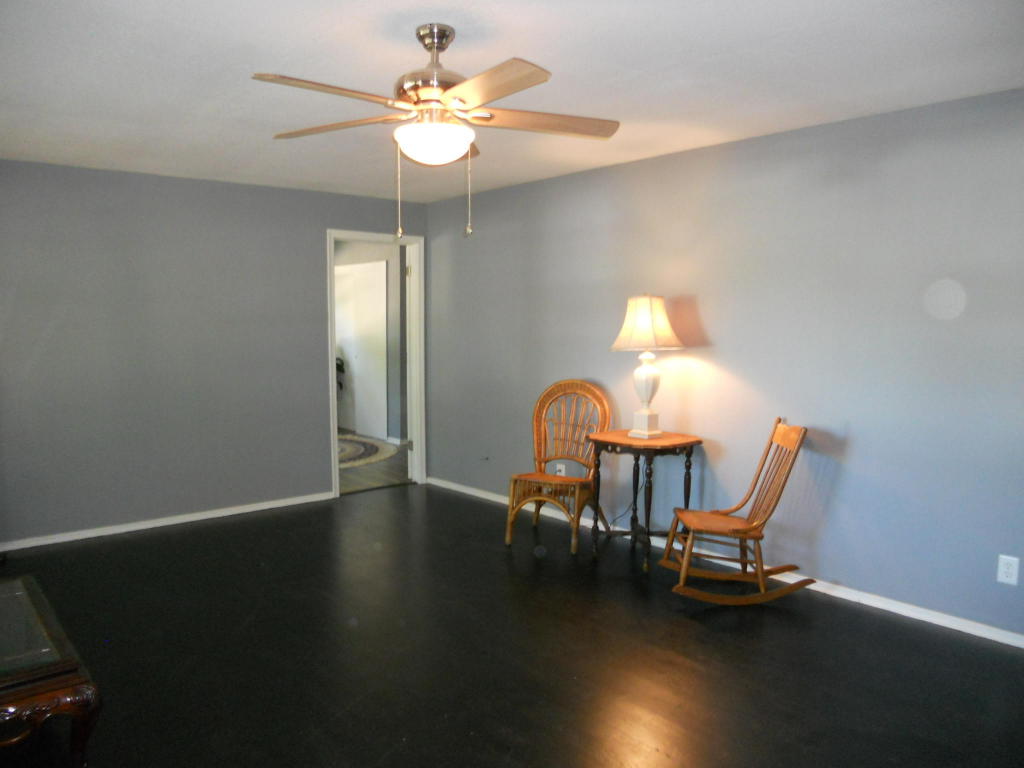 1100 Sapp Street, Cassville, MO 65625