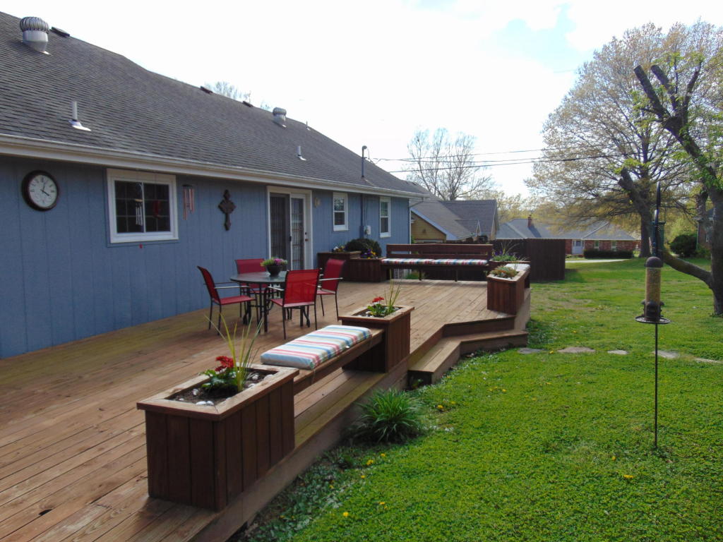 803 Hickory Street, Cassville, United States 65625