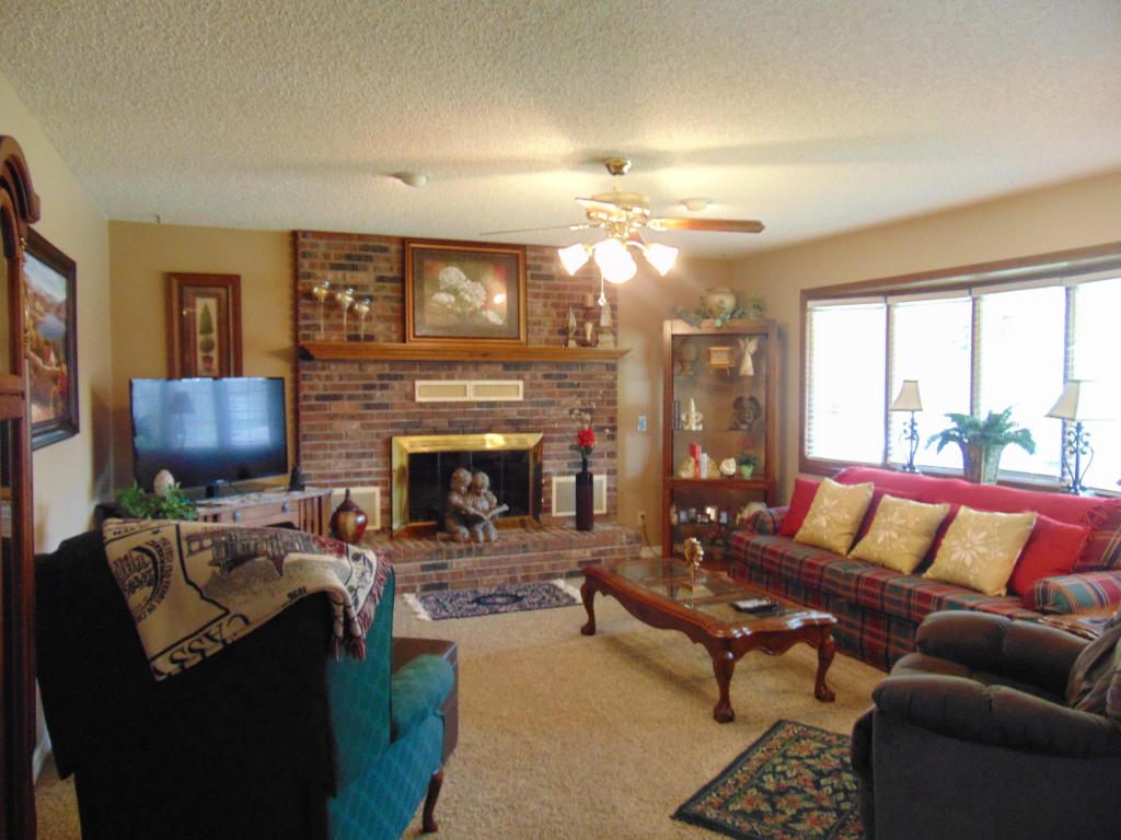803 Hickory Street, Cassville, United States 65625