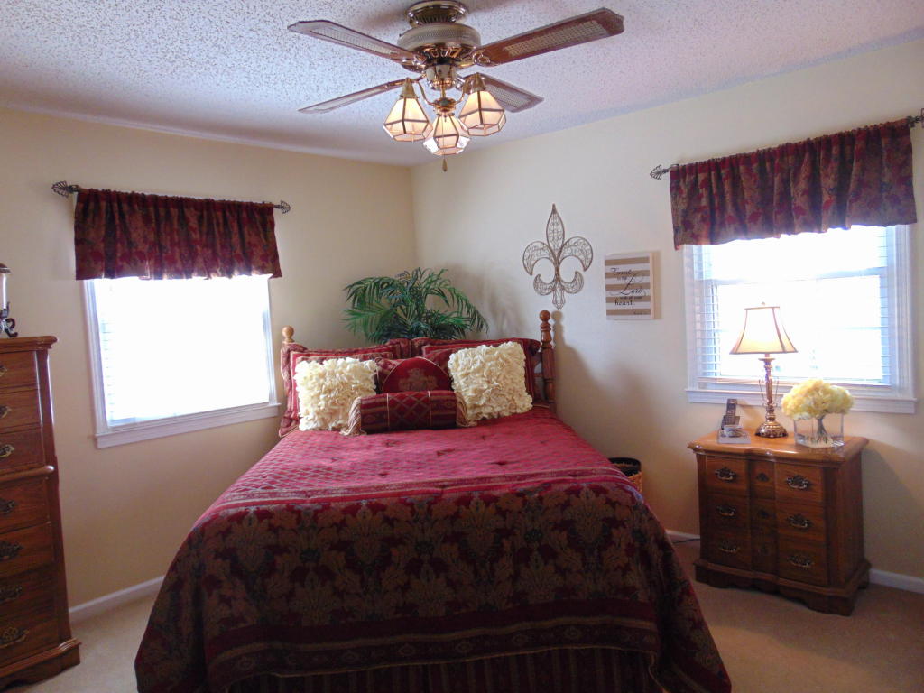 803 Hickory Street, Cassville, United States 65625