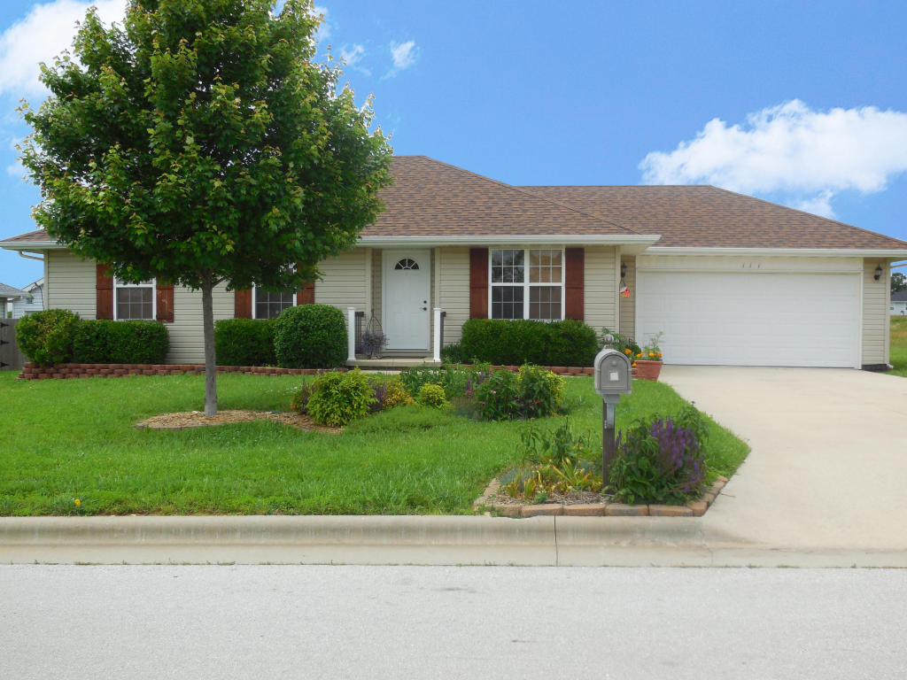 111 Spruce Avenue, Clever, MO 65631