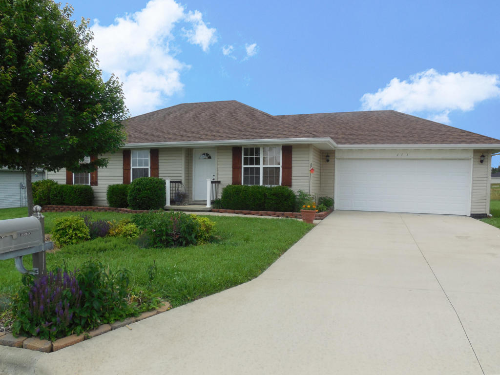 111 Spruce Avenue, Clever, MO 65631