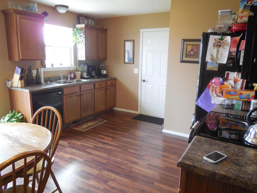 111 Spruce Avenue, Clever, MO 65631