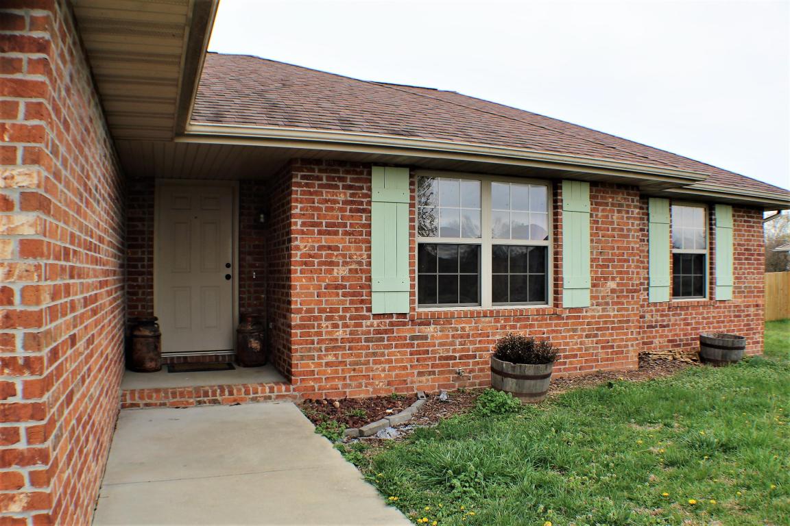 708 West Lake Avenue, Clever, MO 65631