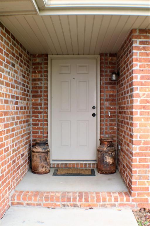 708 West Lake Avenue, Clever, MO 65631