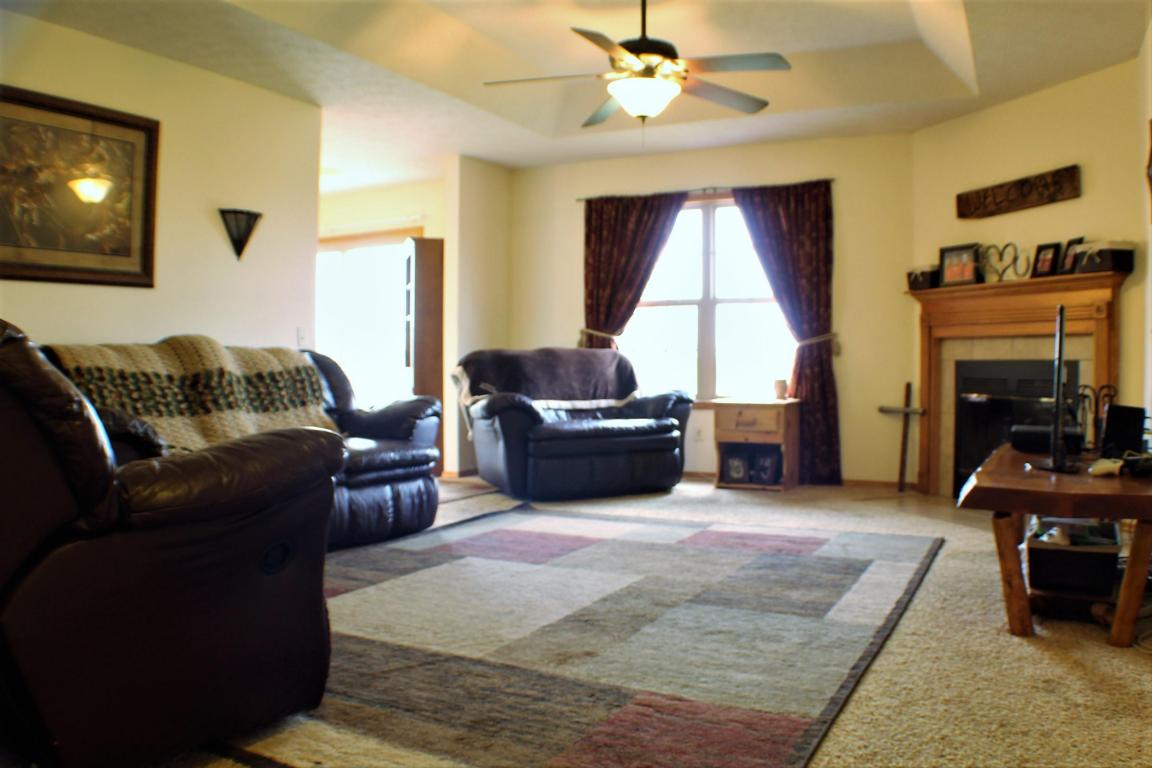 708 West Lake Avenue, Clever, MO 65631