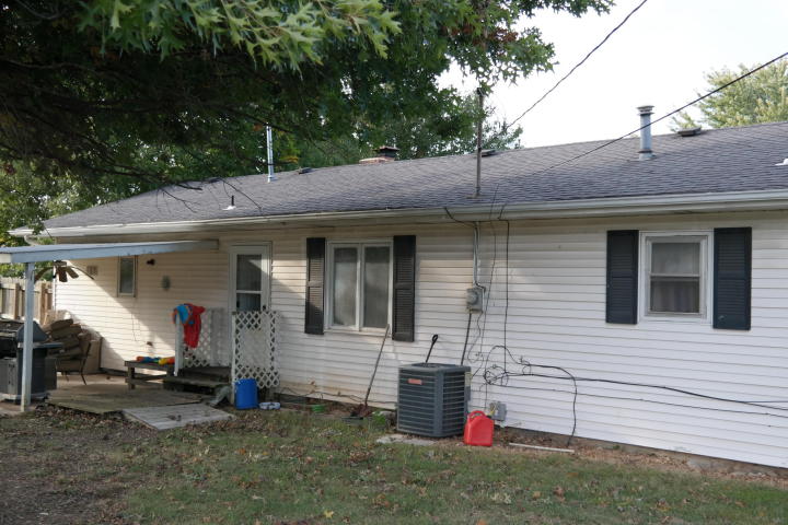 112 West Meadowbrook Avenue, Clever, MO 65631