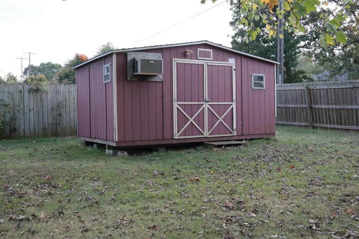 112 West Meadowbrook Avenue, Clever, MO 65631