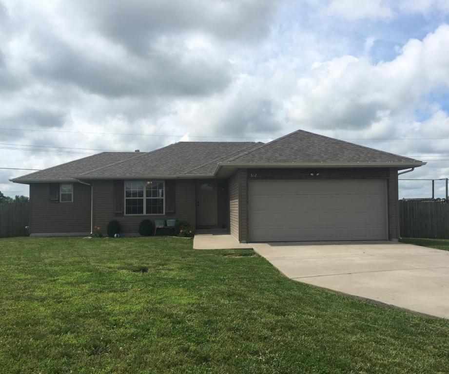 512 Sugar Lane, Clever, MO 65631
